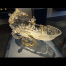 Galeere mit Szenen aus der antiken Mythologie